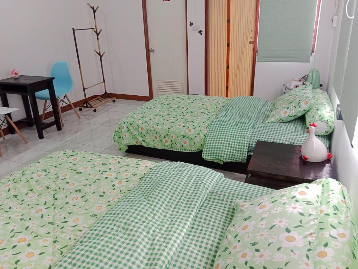 Airport Convenience Inn: Breakfast & Quick Transit Access Bangkok Exterior photo