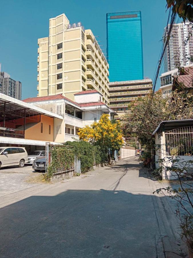 Airport Convenience Inn: Breakfast & Quick Transit Access Bangkok Exterior photo